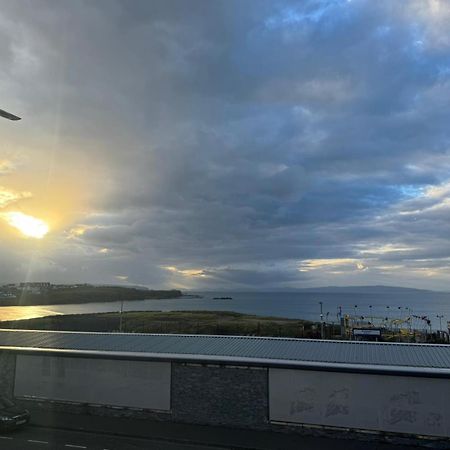 Modern Apartment With Sea Views Portrush Exterior photo