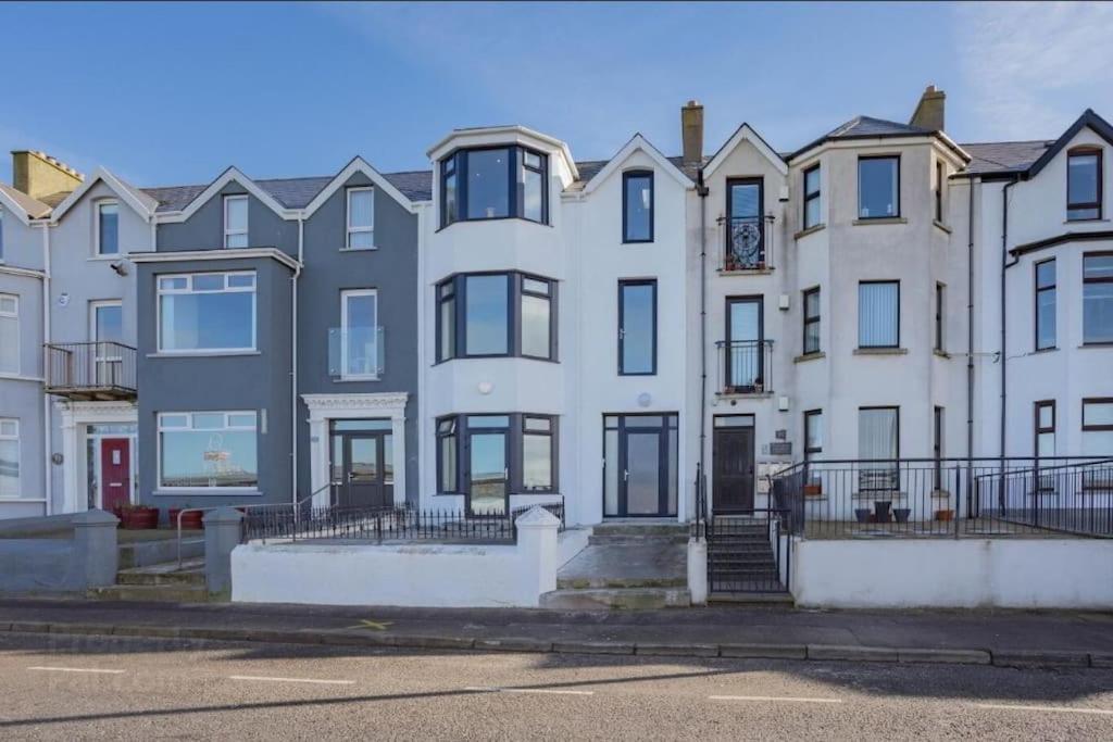 Modern Apartment With Sea Views Portrush Exterior photo