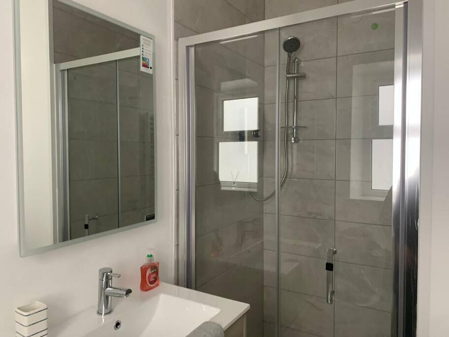 Modern Apartment With Sea Views Portrush Exterior photo
