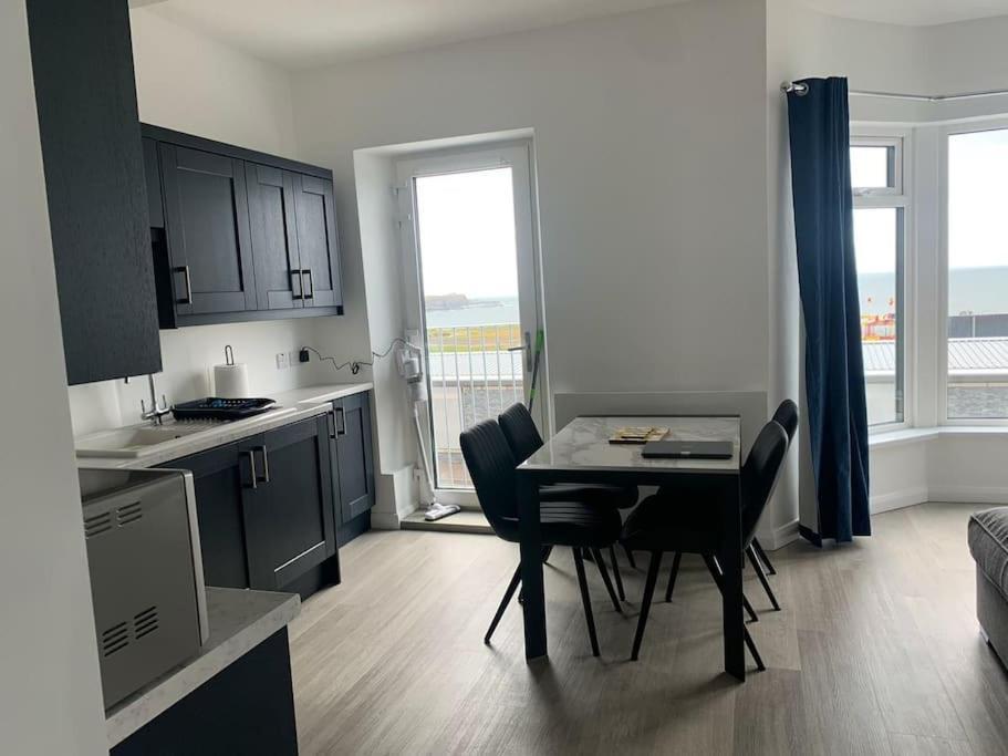 Modern Apartment With Sea Views Portrush Exterior photo