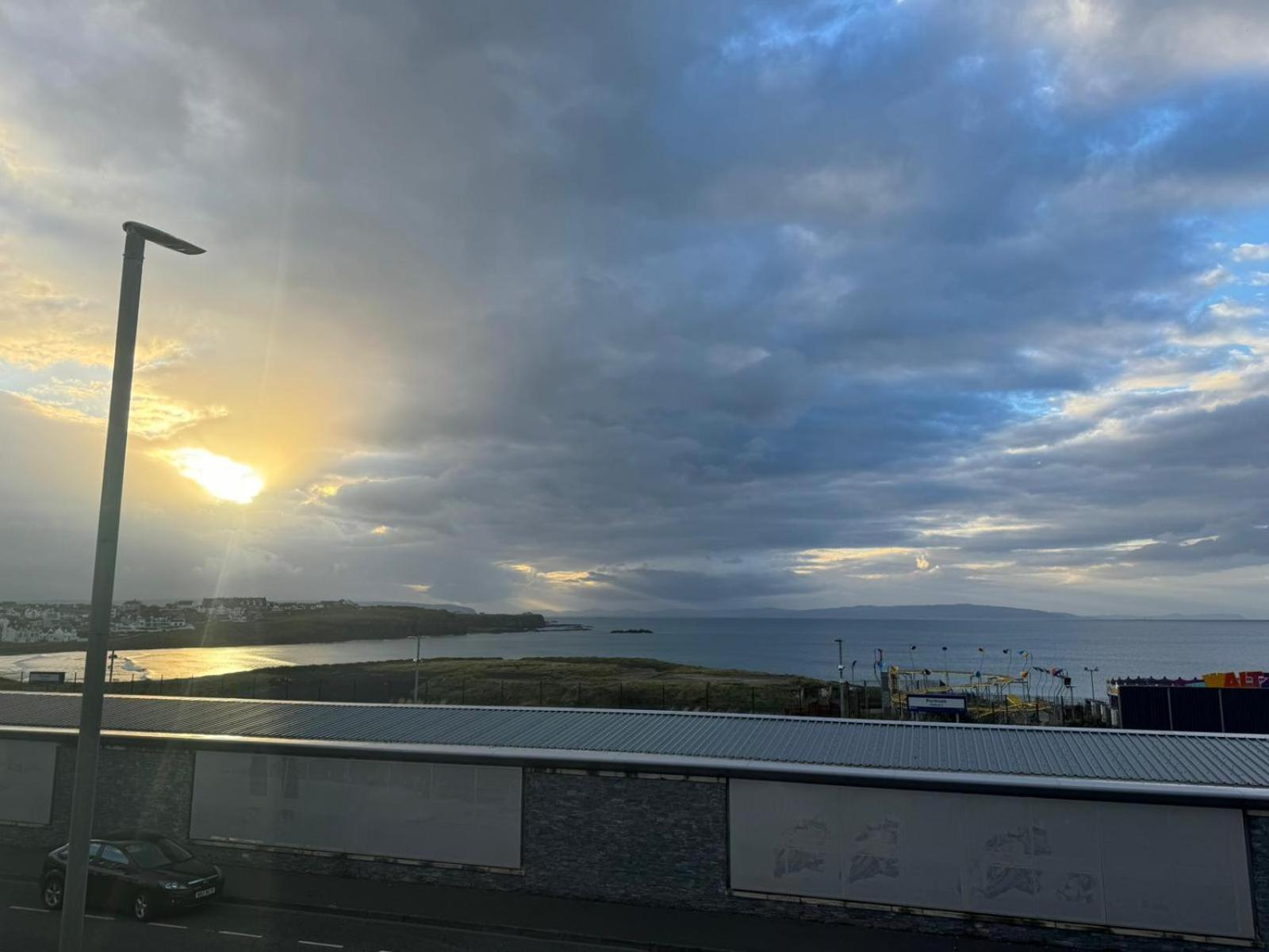 Modern Apartment With Sea Views Portrush Exterior photo